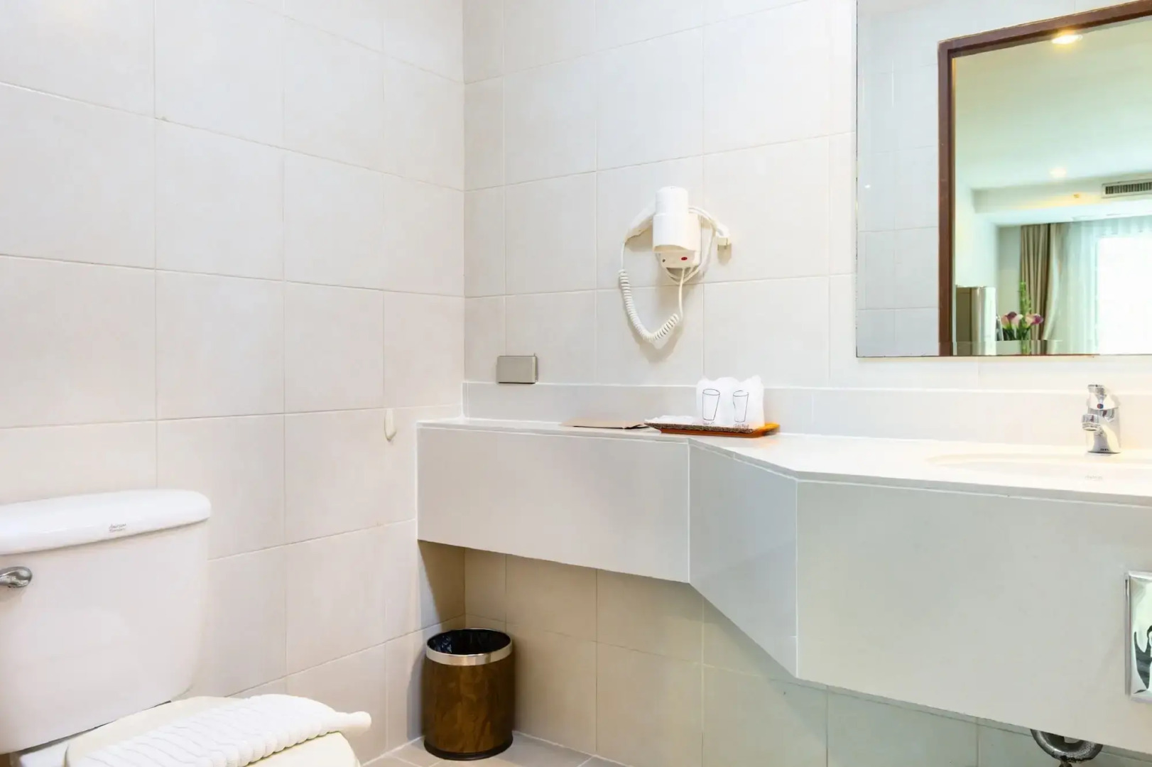 Photo - Lasalle Suites Hotel & Residence