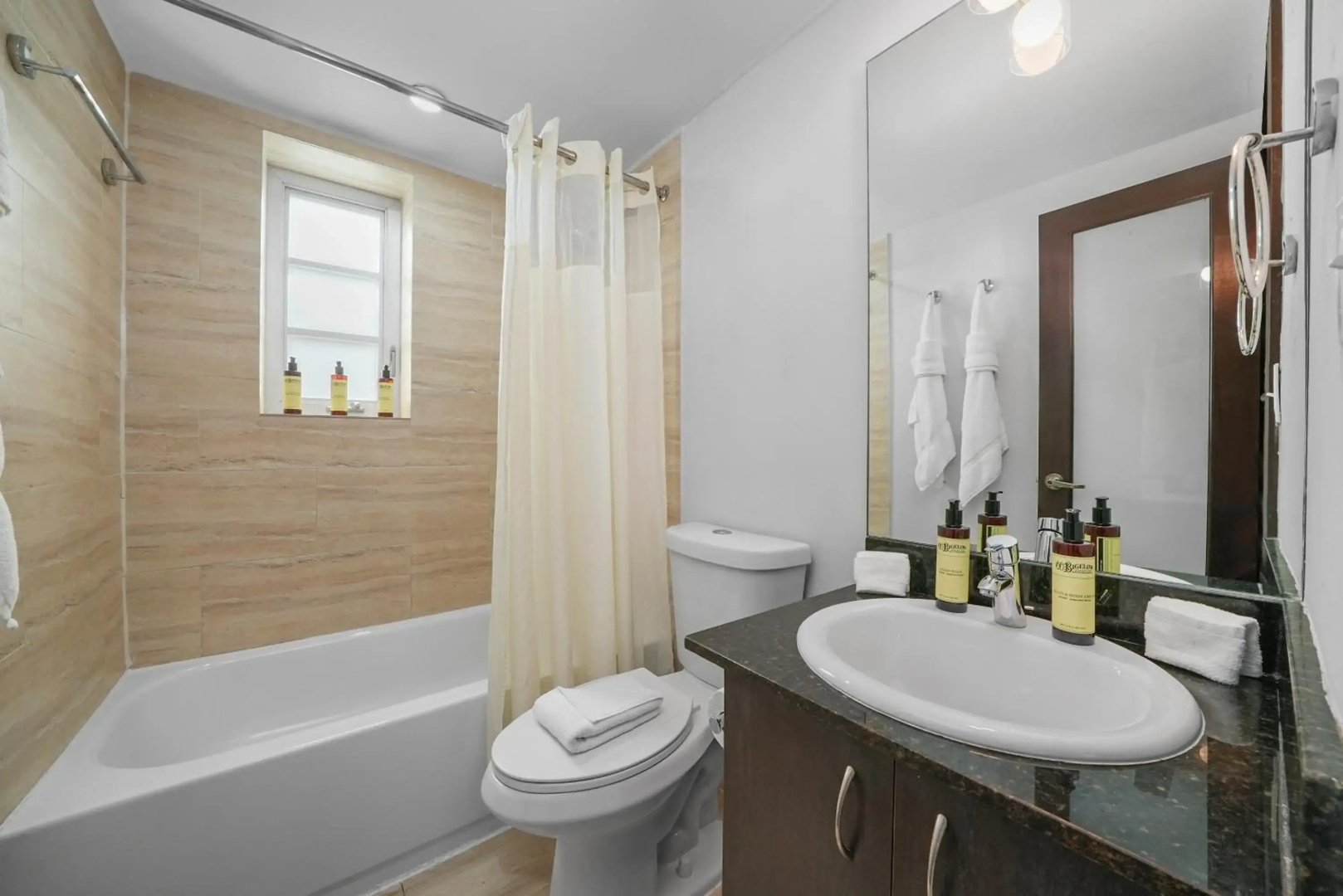 Photo - Lincoln Arms Suites