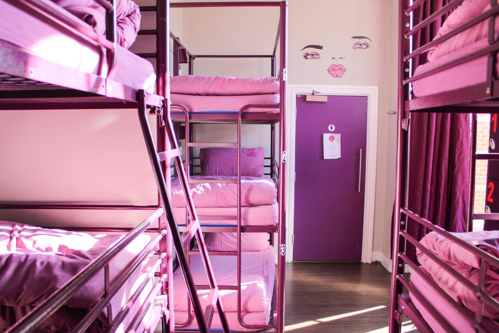 Photo - Safestay London Kensington Holland Park
