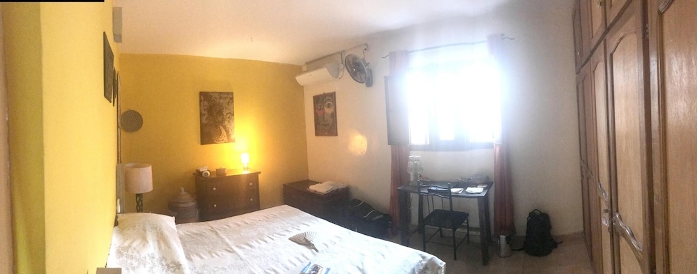 House With 4 Bedrooms in Dakar, With Enclosed Garden and Wifi - 10 km