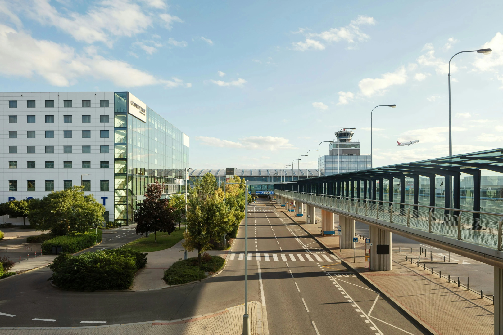 Photo - Courtyard by Marriott Prague Airport