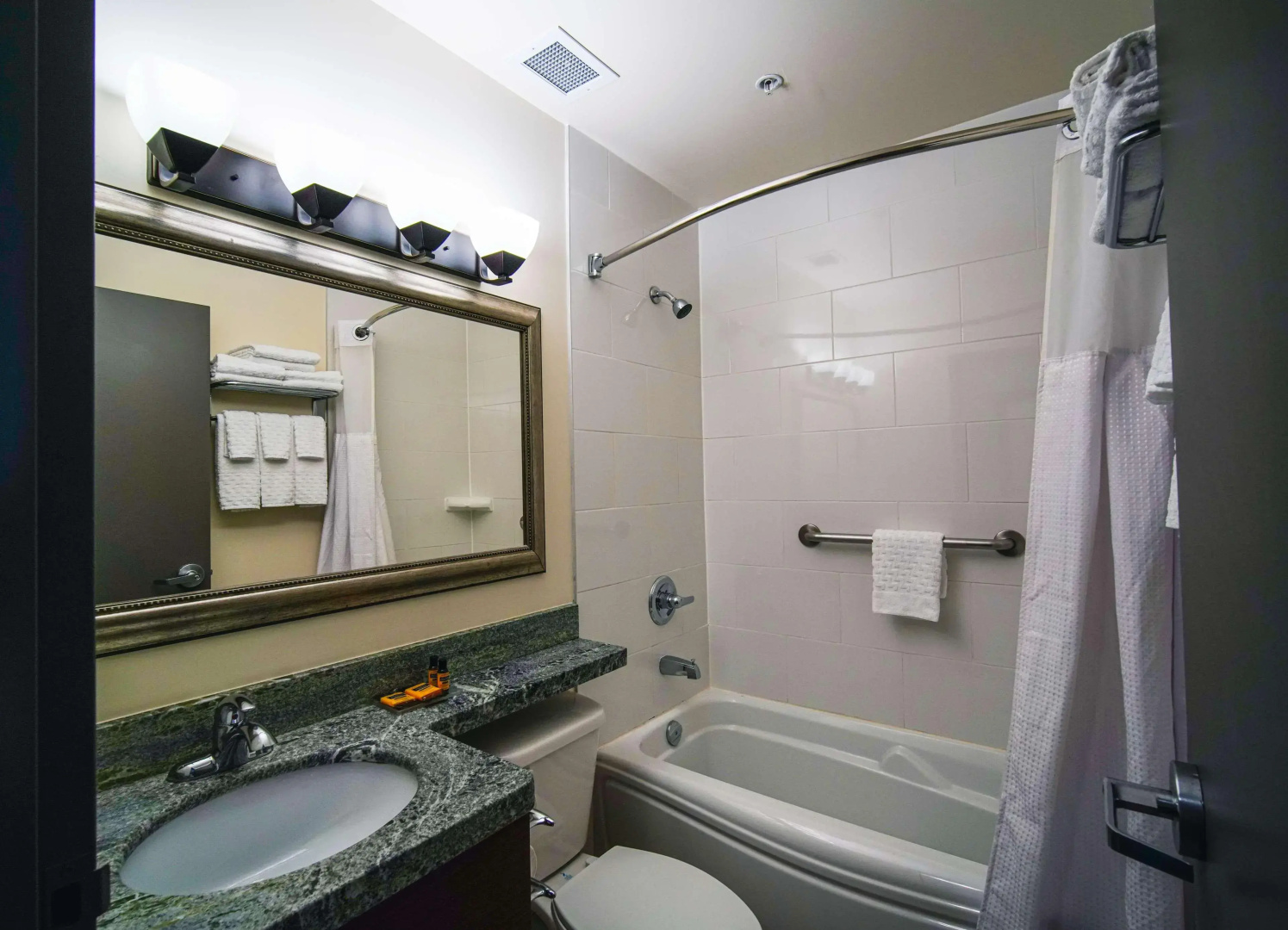 Photo - Best Western Plus Chocolate Lake Hotel
