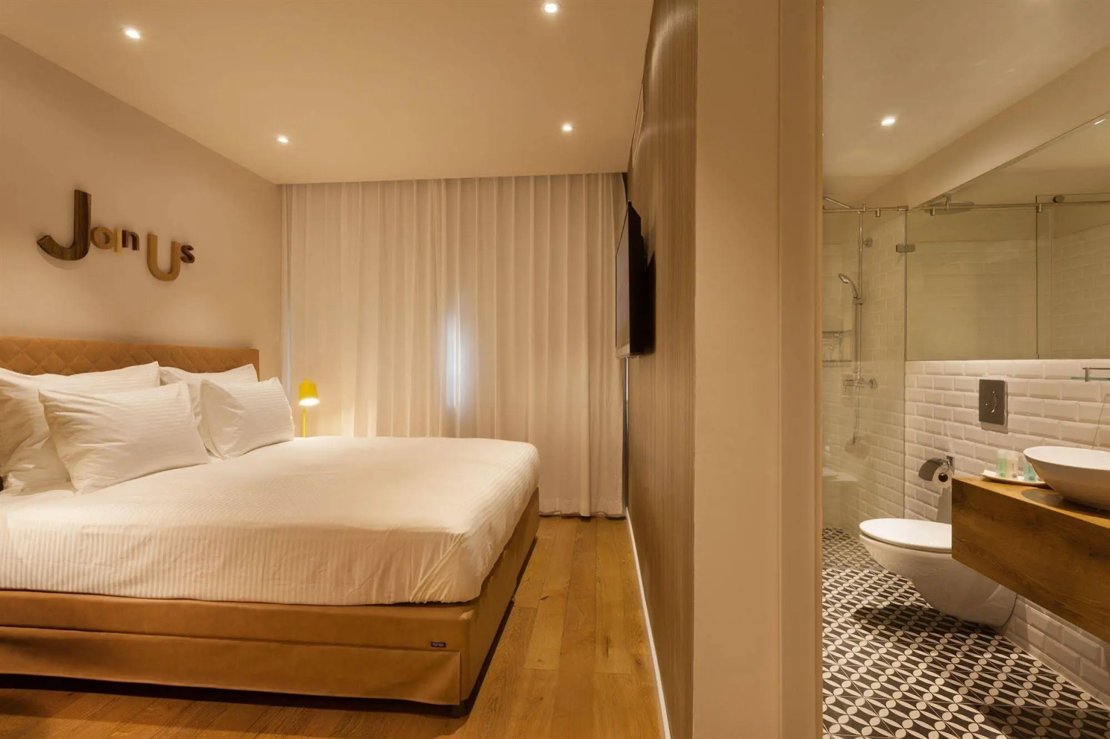 Photo - Jacob Shenkin Hotel