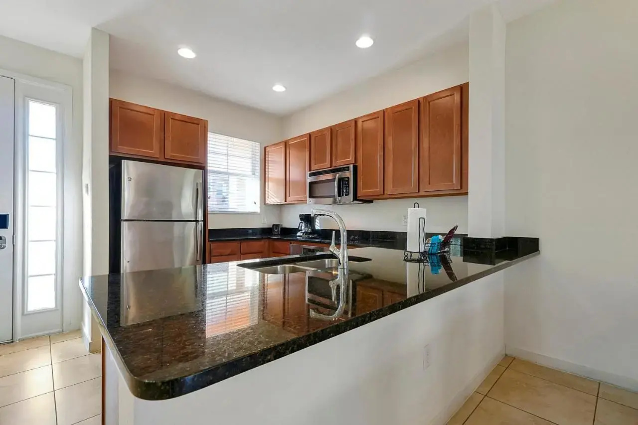 Photo - Four Bedroom Townhouse in Regal Oaks at Old Town