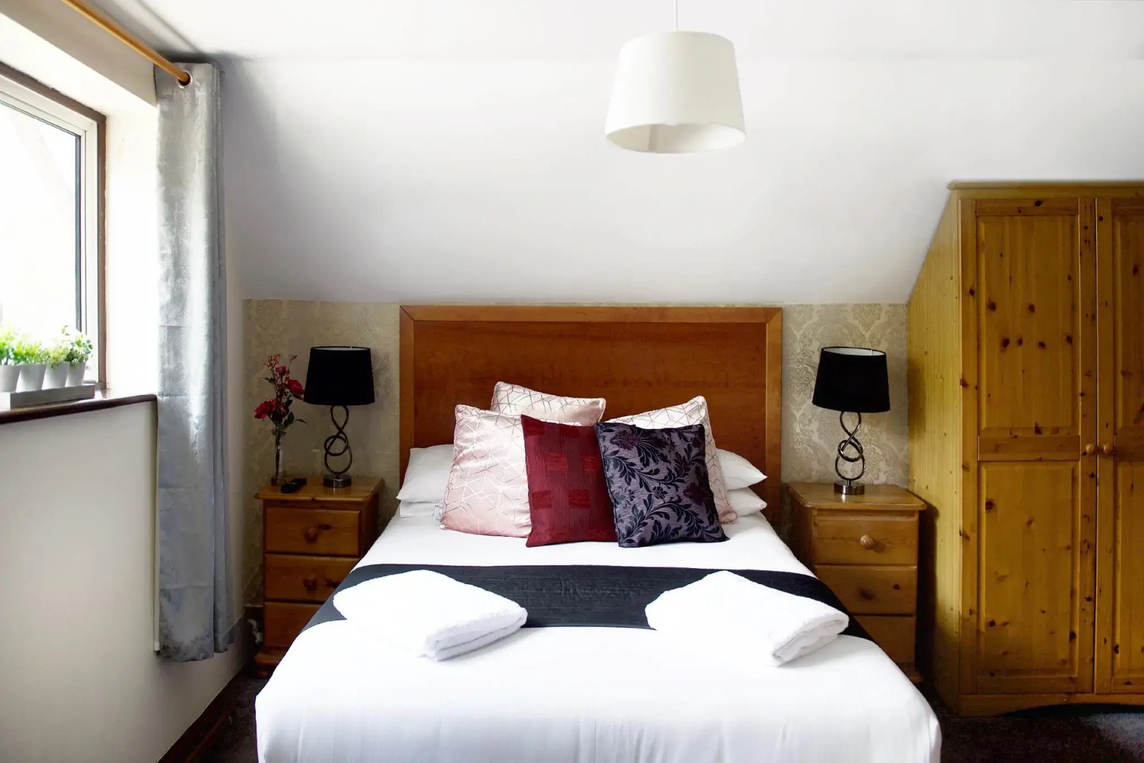 Photo - Little Foxes Hotel & Gatwick Airport Parking