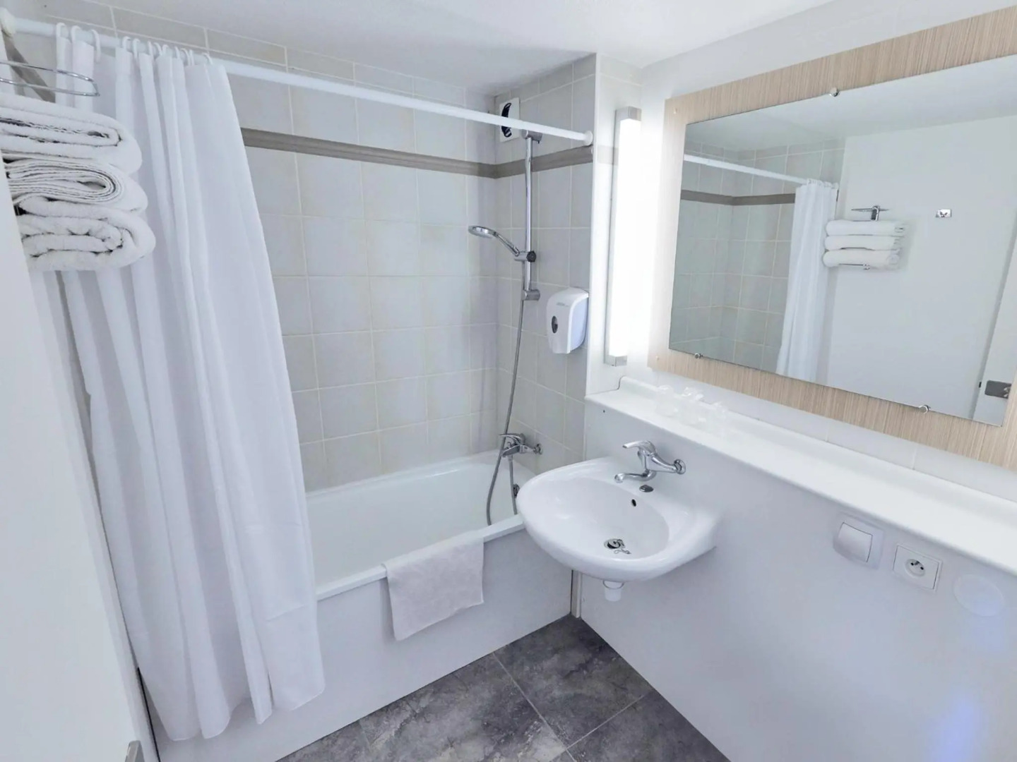 Photo - Premiere Classe Poitiers Futuroscope - Chasseneuil