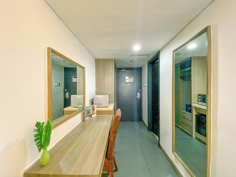 Comfortable Studio (No Kitchen) At Grand Palace Kemayoran Apartment