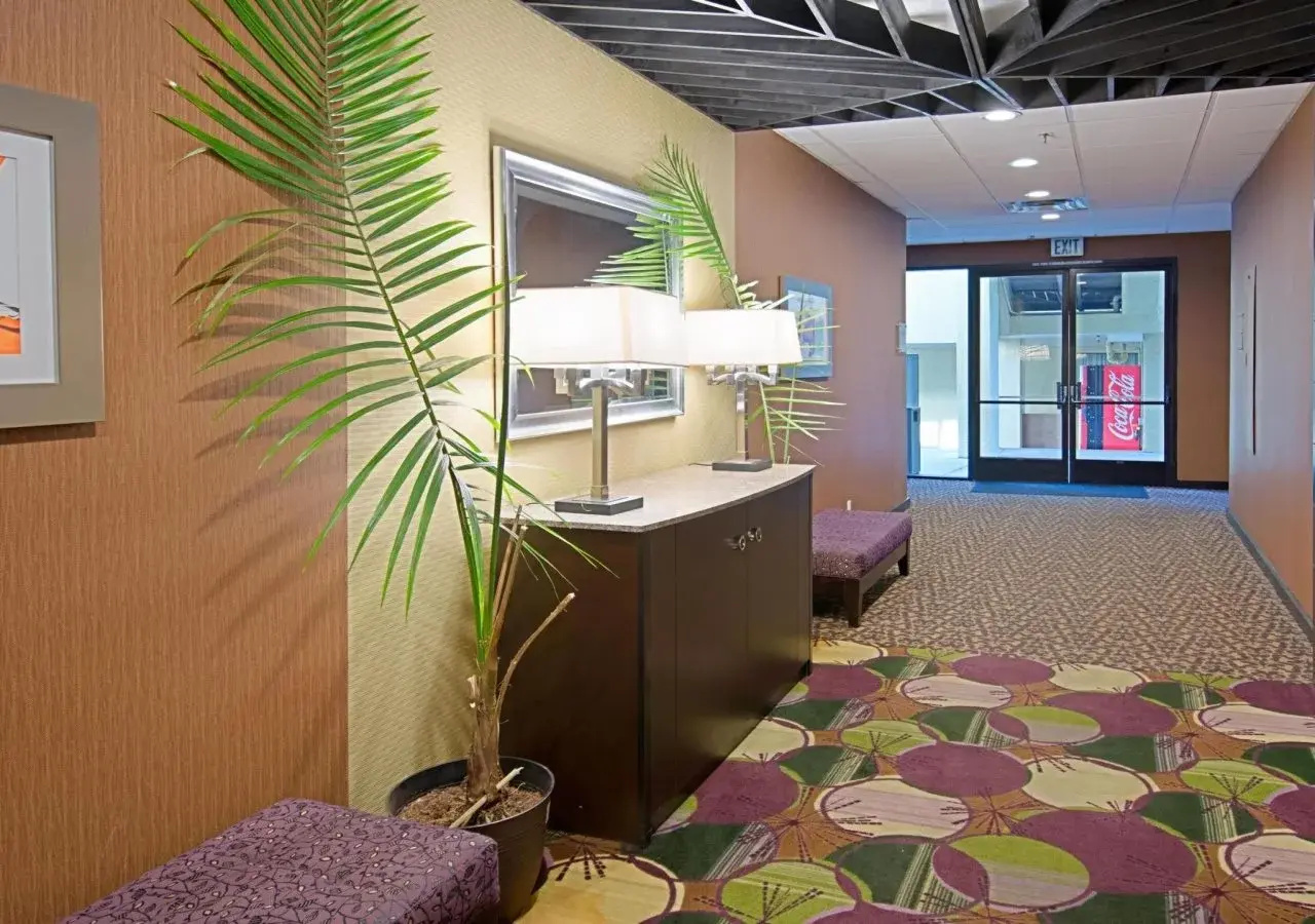 Foto - Hotel d’Lins Ontario Airport