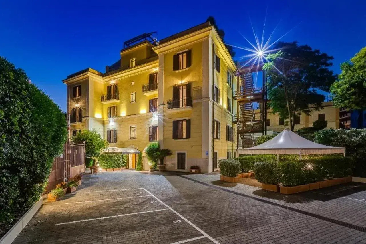 Photo - Romoli Hotel