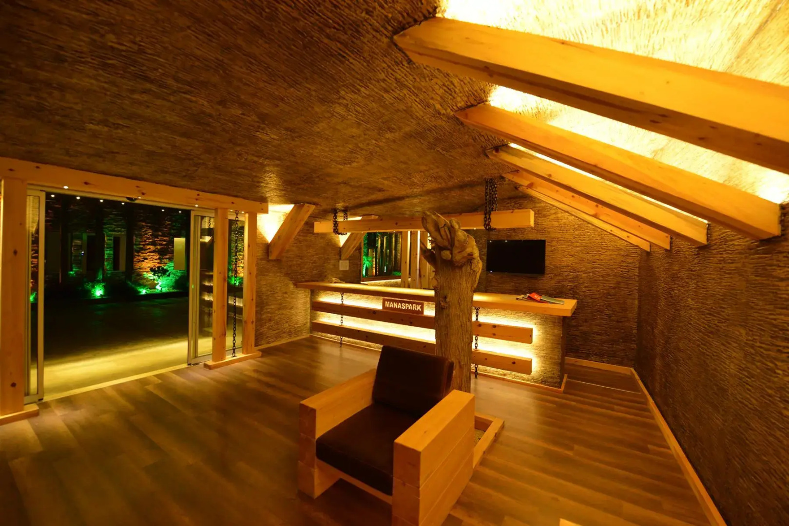 Photo - Manaspark Deluxe Hotel