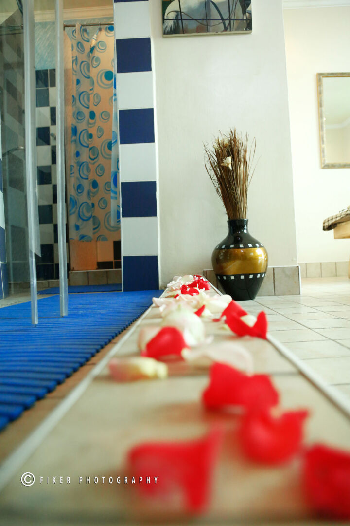 Photo - Monarch Hotel