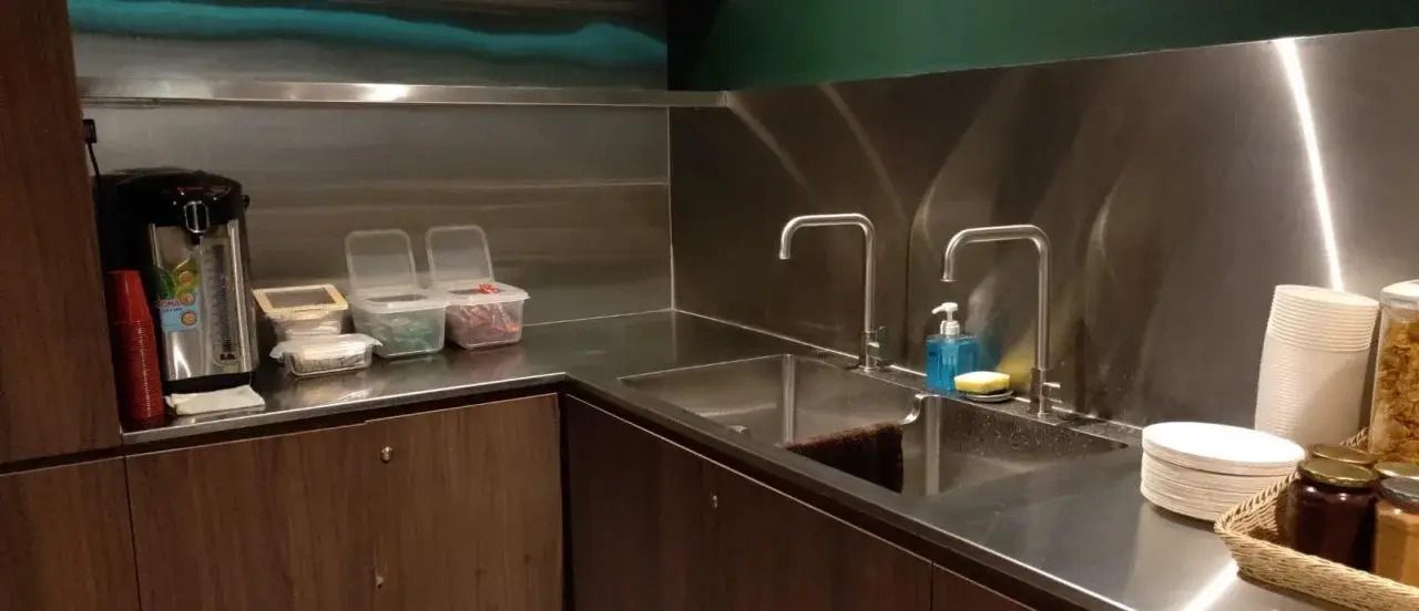 Foto - Wink at Mosque Street