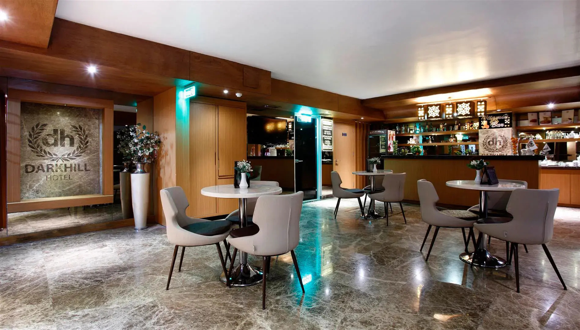 Photo - Darkhill Hotel