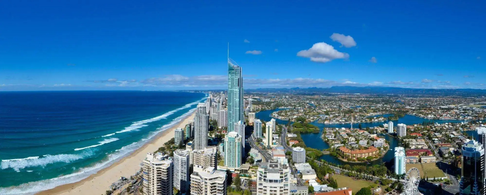 Photo - Hilton Surfers Paradise Hotel & Residences.