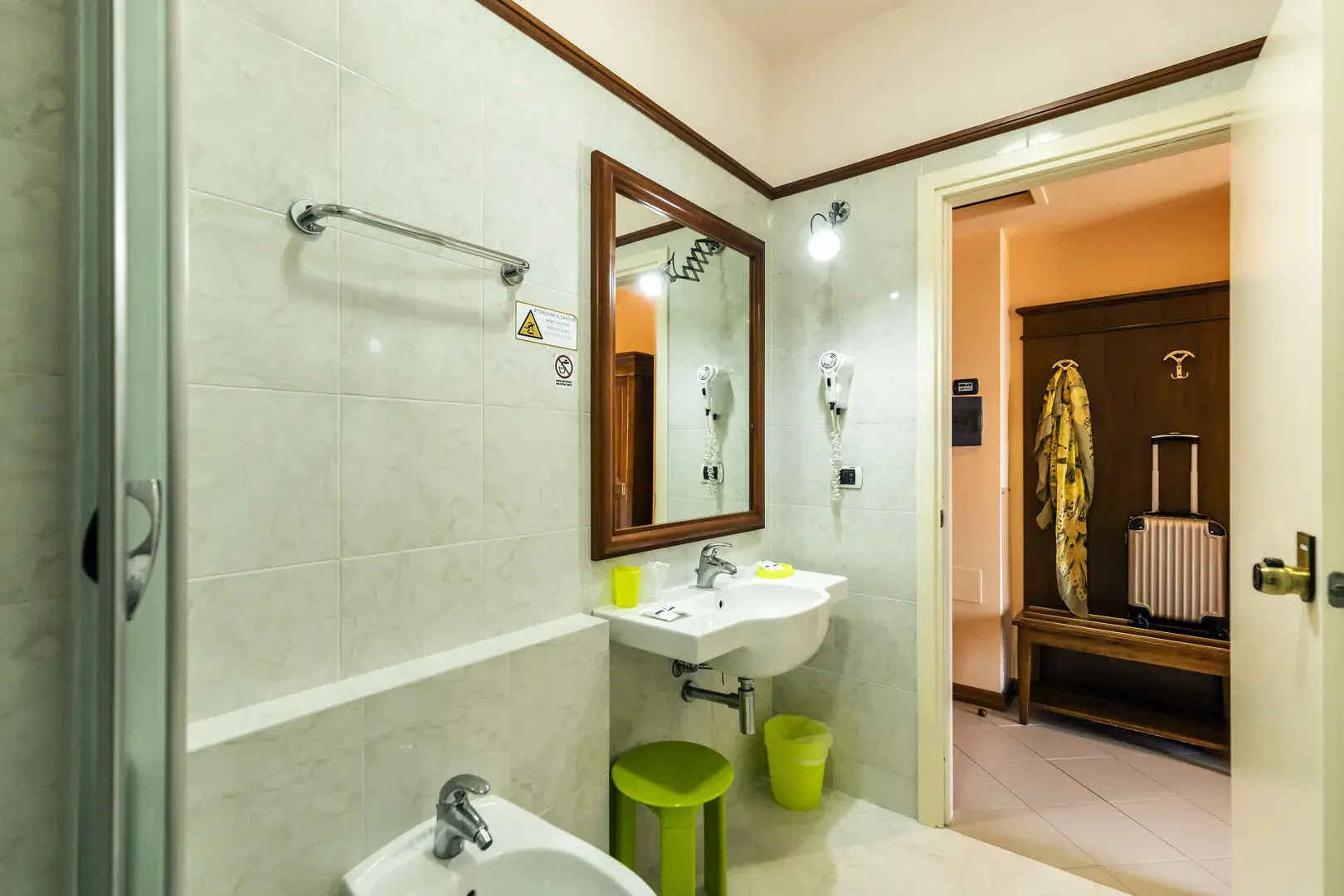 Photo - Tropis Hotel