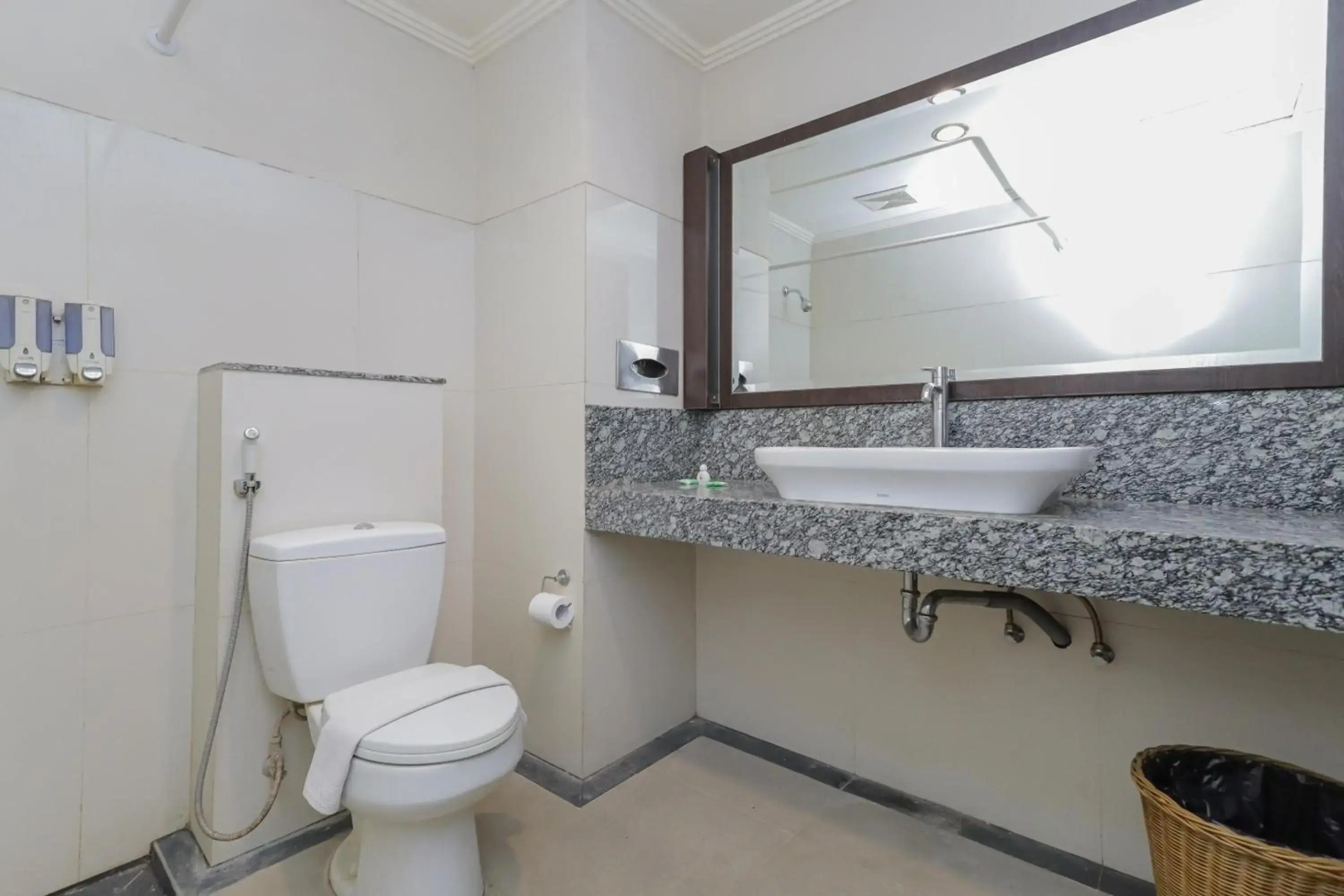 Photo - Urbanview Hotel Taman Suci Denpasar Bali