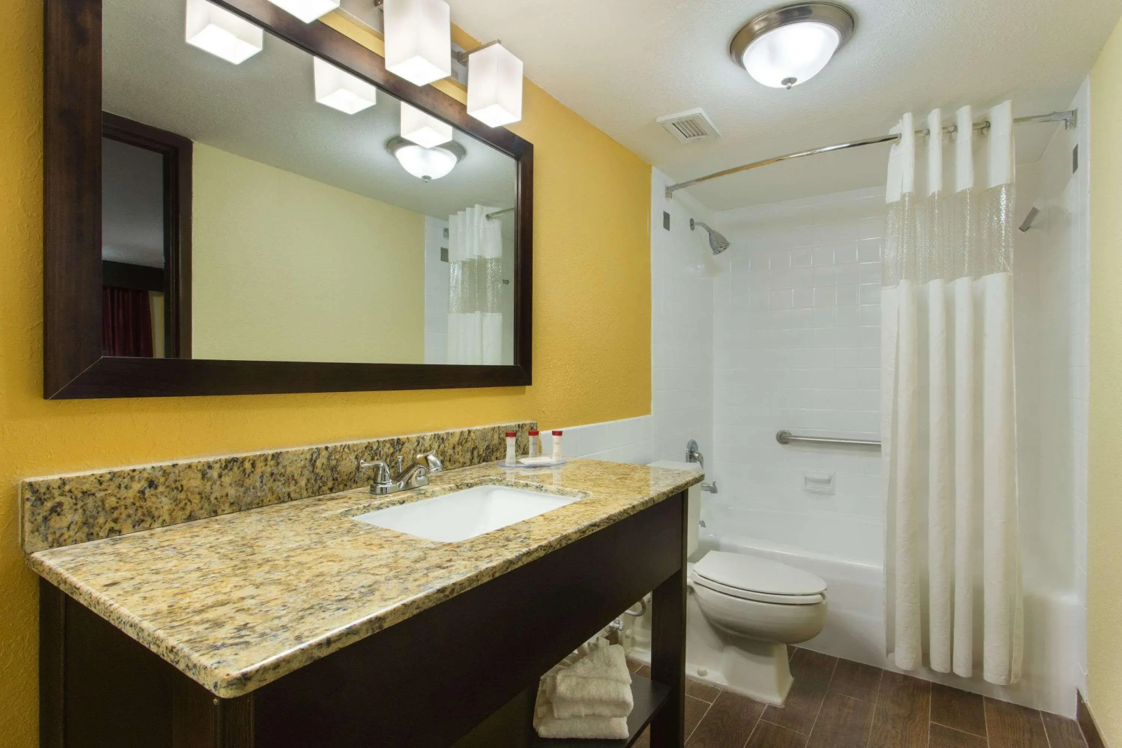 Foto - Ramada by Wyndham Tampa Airport Westshore