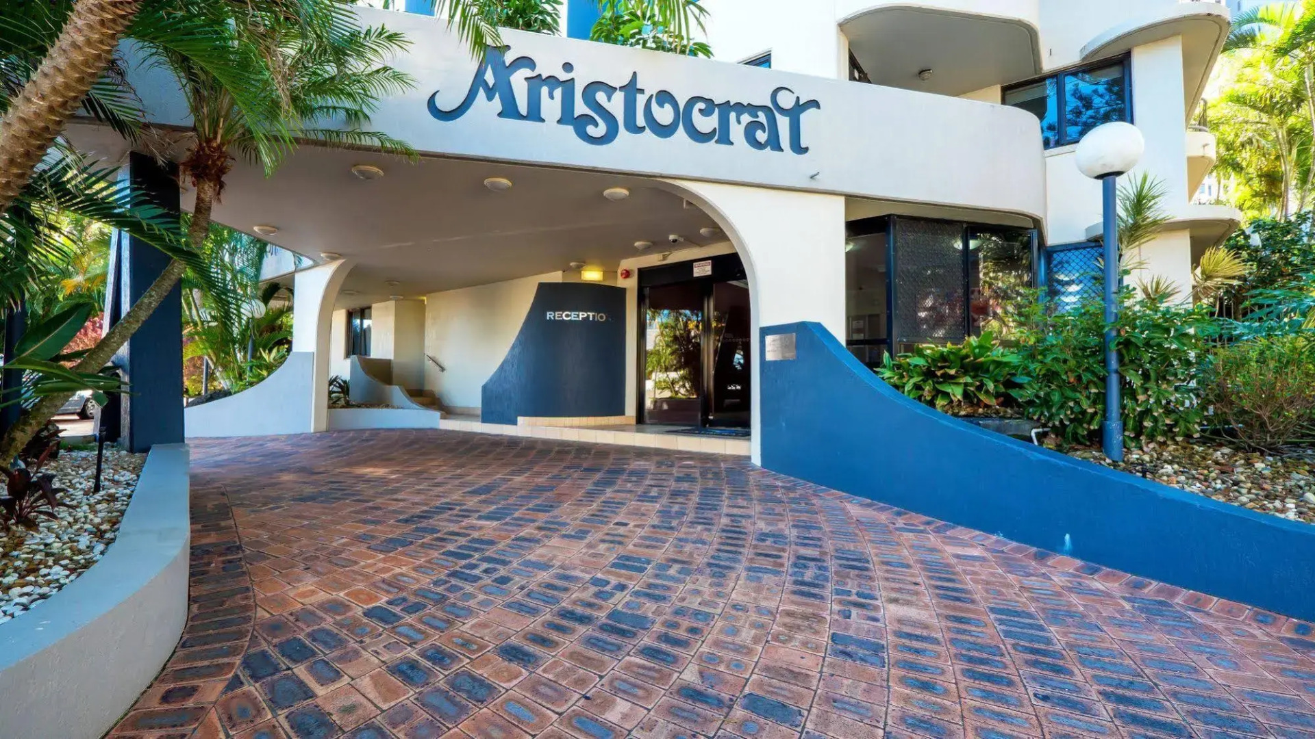 Foto - Aristocrat Apartments