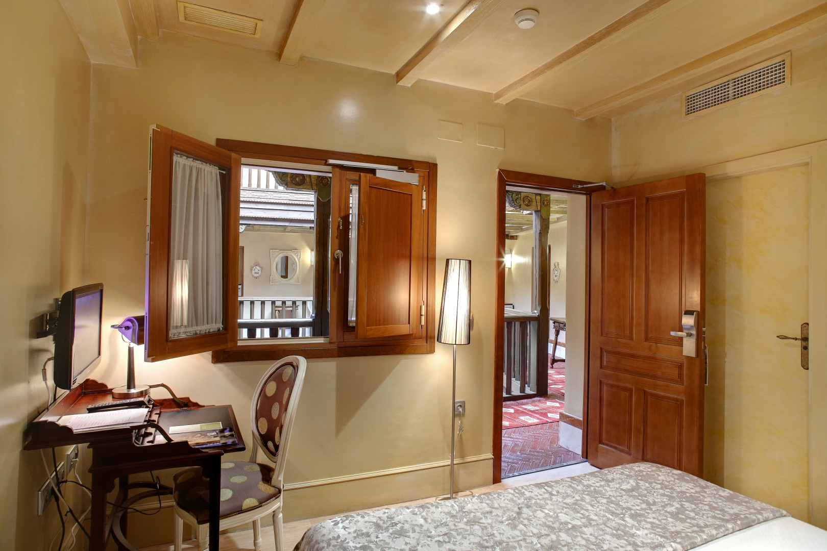 Photo - Sacristia de Santa Ana