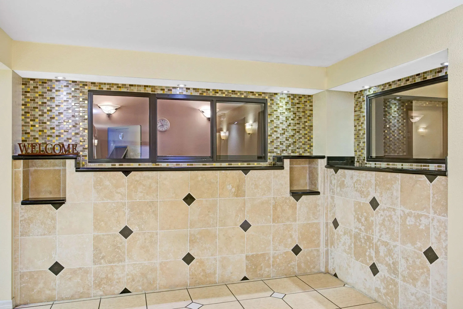 Foto - Days Inn & Suites by Wyndham Tampa Fairground-Casino-Ybor