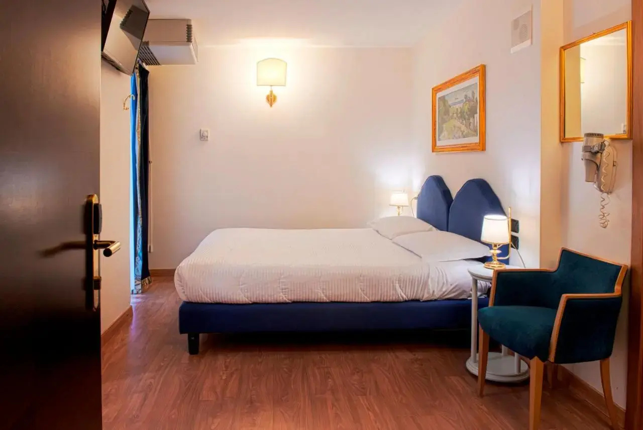 Photo - International Hotel & Suite