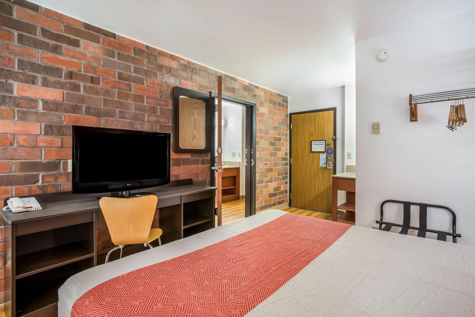Photo - Motel 6-Madison, WI - East