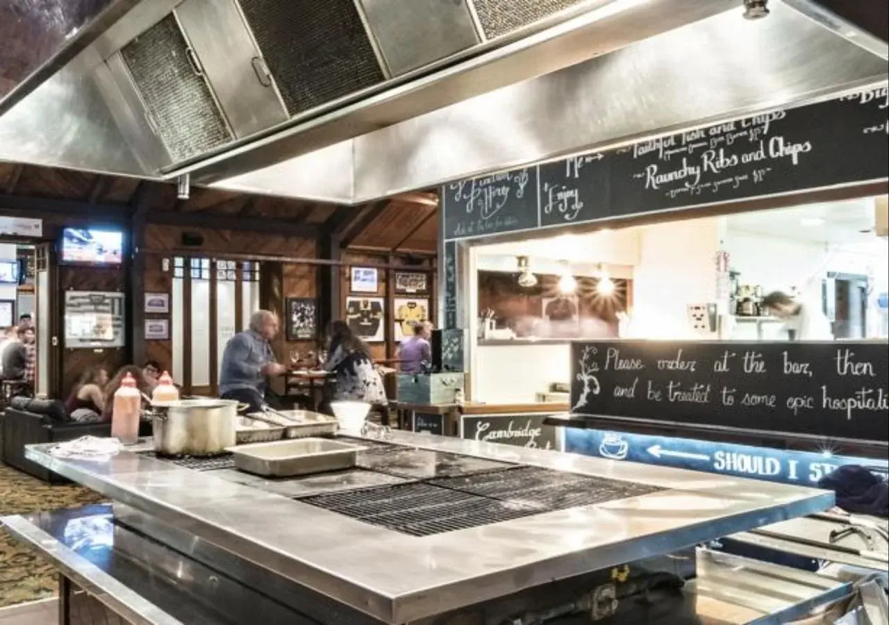 Photo - The Cambridge Hotel & Backpackers