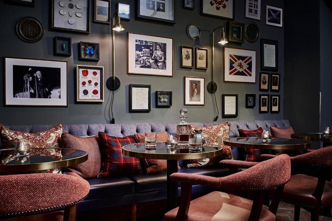 Photo - Tophams Hotel
