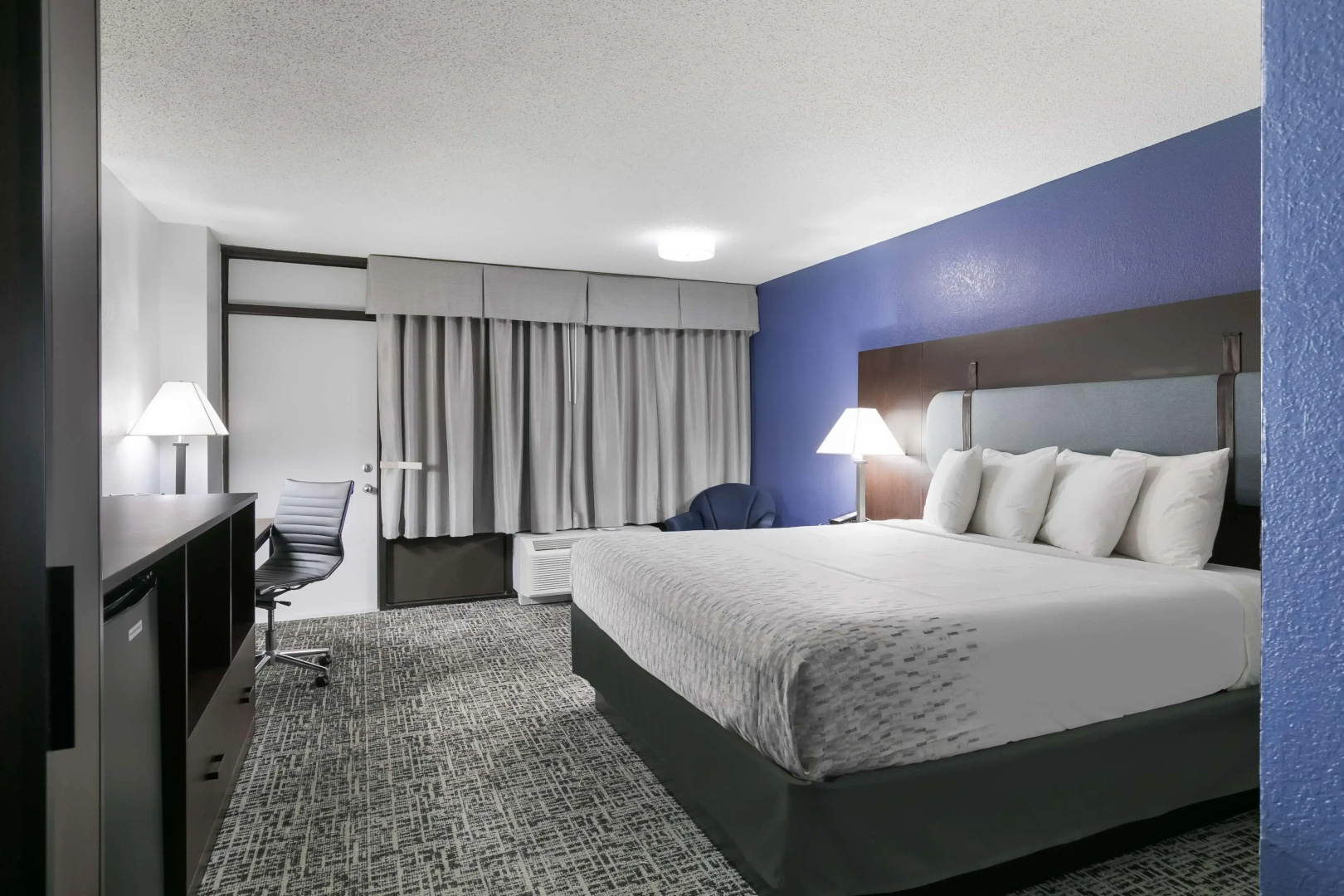 Photo - SureStay Plus Hotel by Best Western Gatlinburg