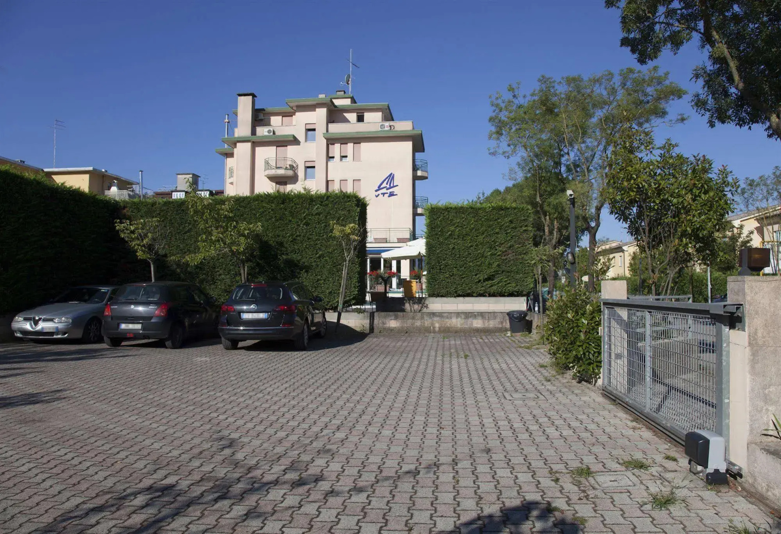 Photo - Ute Hotel