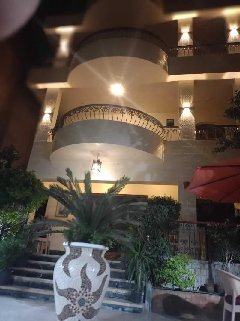 Photo - Sol Pyramid Inn