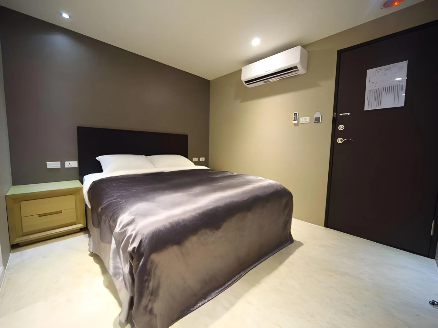 Foto - E-House