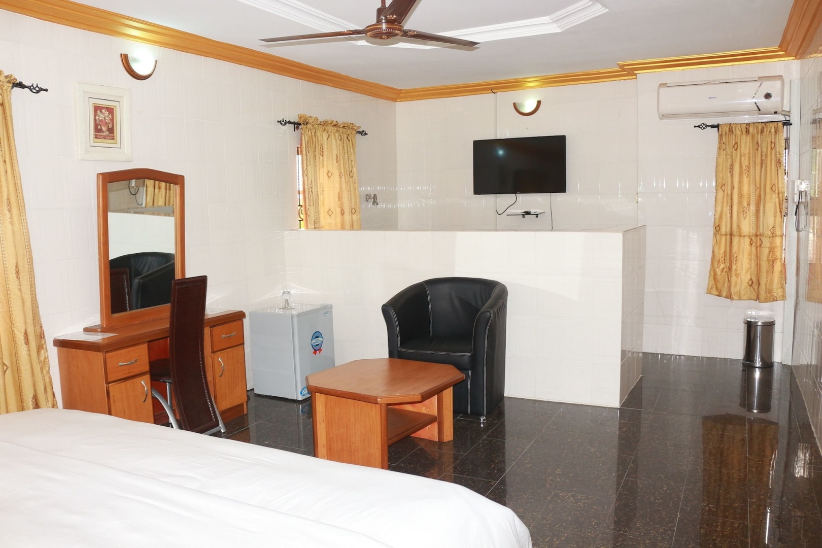 Cute Villa Hotel and Suites