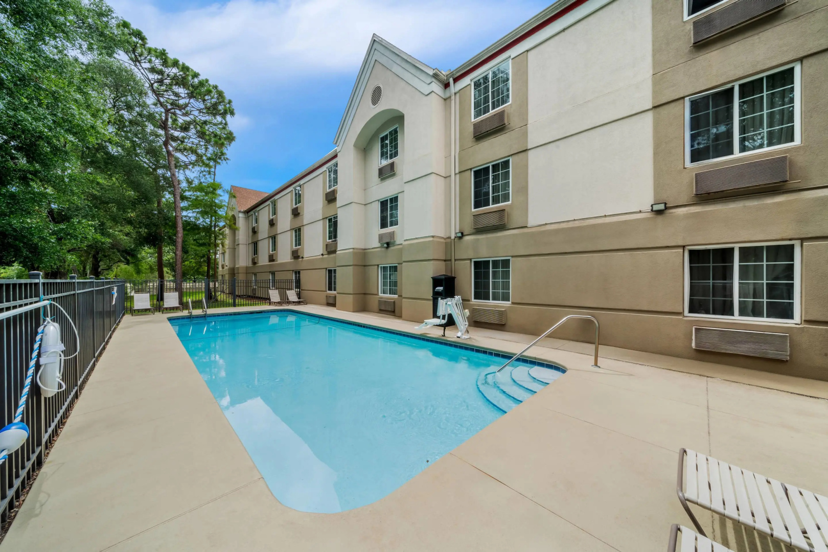 Photo - MainStay Suites Orlando Altamonte Springs
