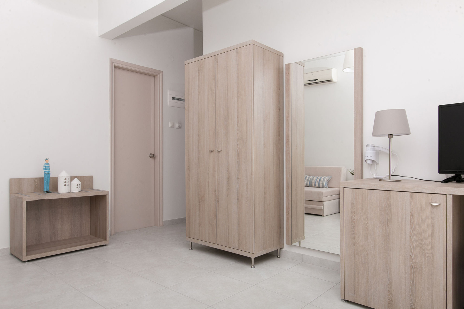 12 OLYMPIAN GODS HOTEL PIERIA