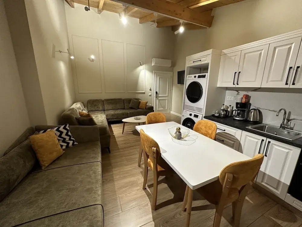 Photo - Arial Penthouse Suites