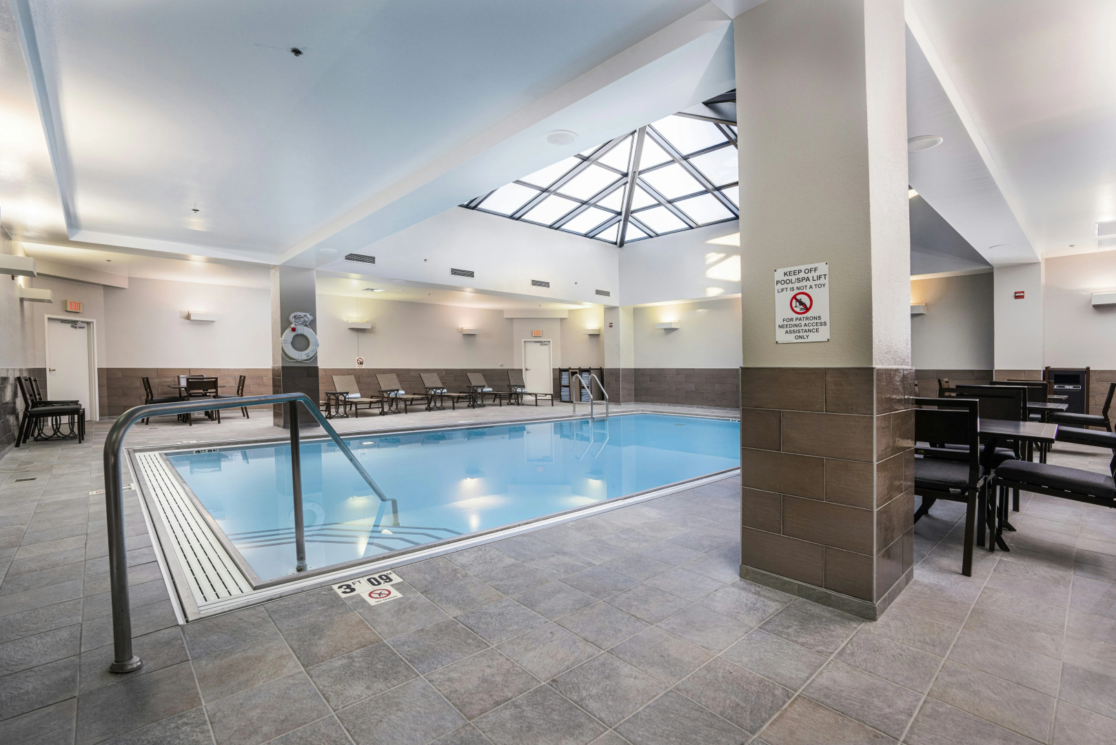 Photo - Hilton Indianapolis Hotel & Suites