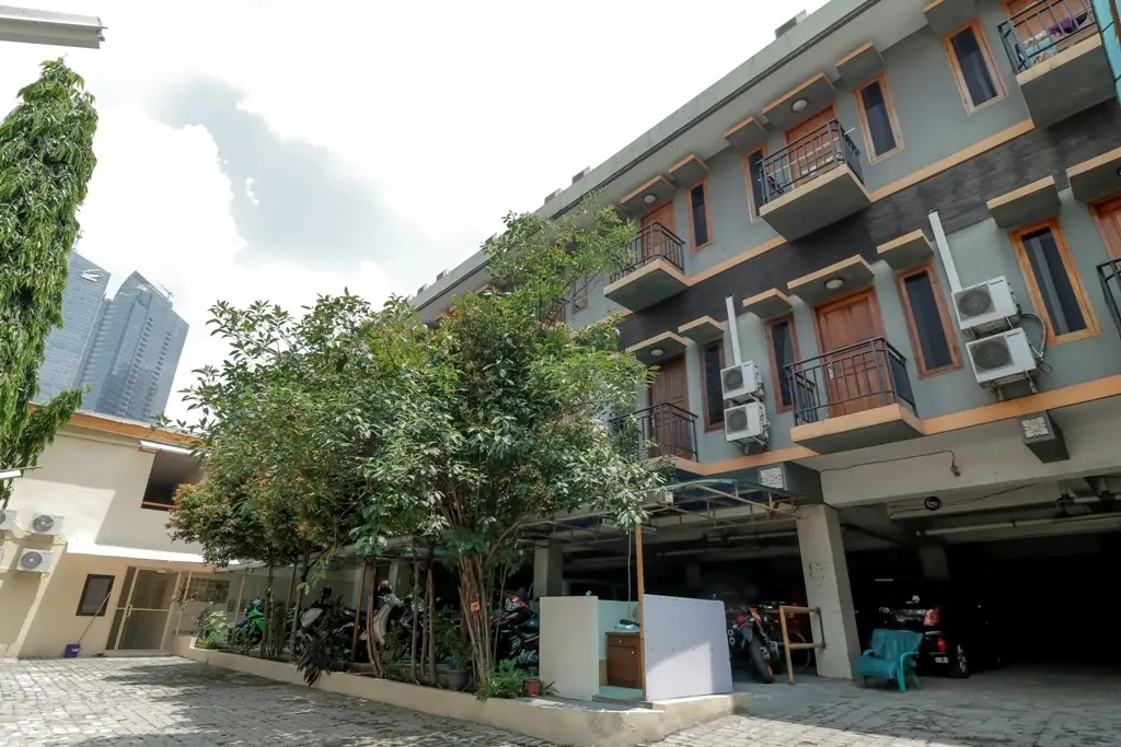 Photo - RedDoorz Plus near Ciputra World Kuningan 2