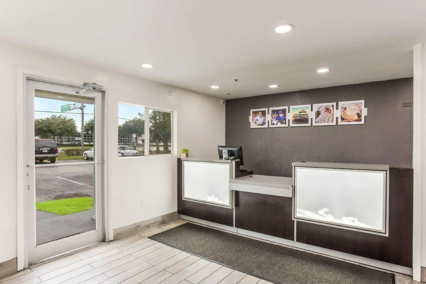 Photo - Studio 6 Extended Stay - Jacksonville, FL - South