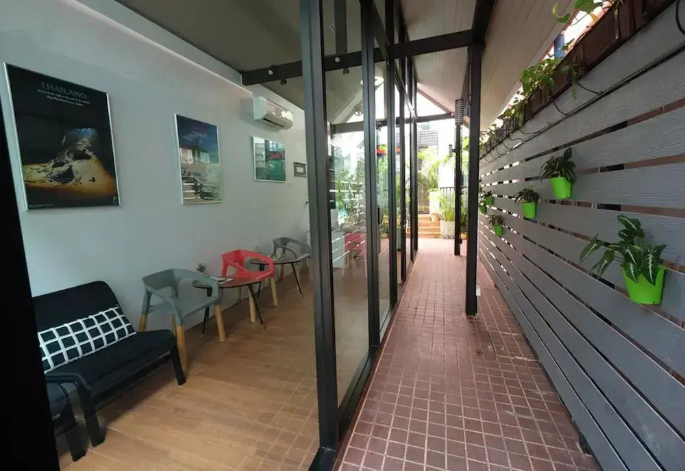 Photo - Red Door Samsen Hotel, Bangkok