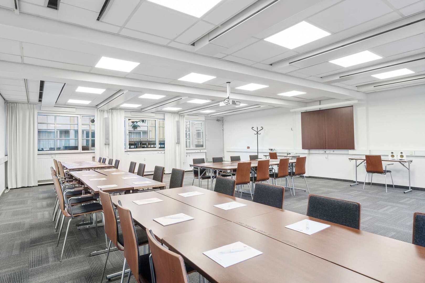 Photo - Best Western Plus Airport Hotel