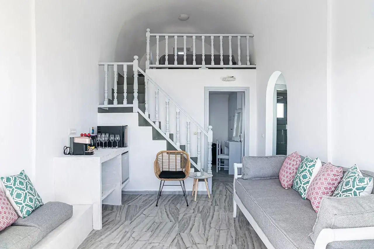 Photo - Phaos Santorini Suites