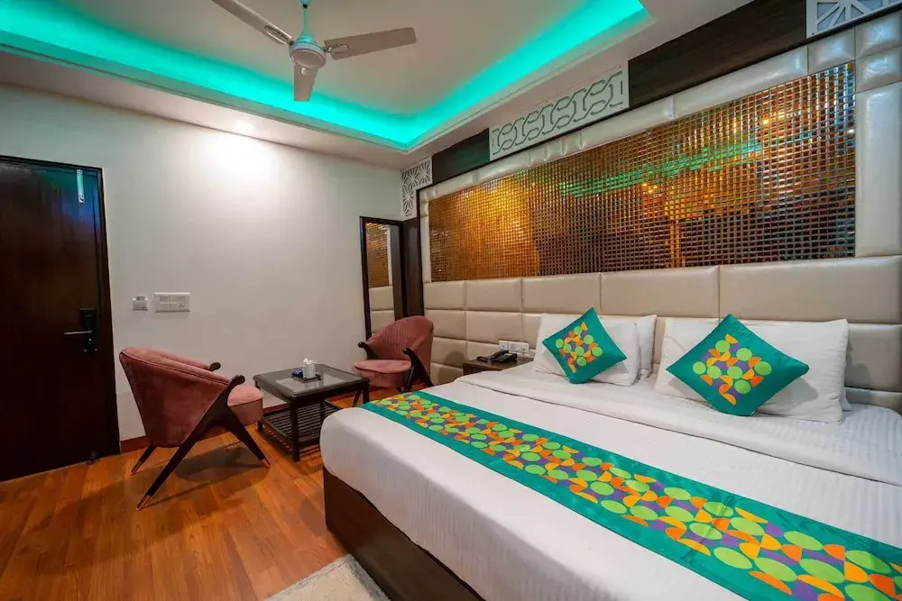 Photo - Treebo Marigold