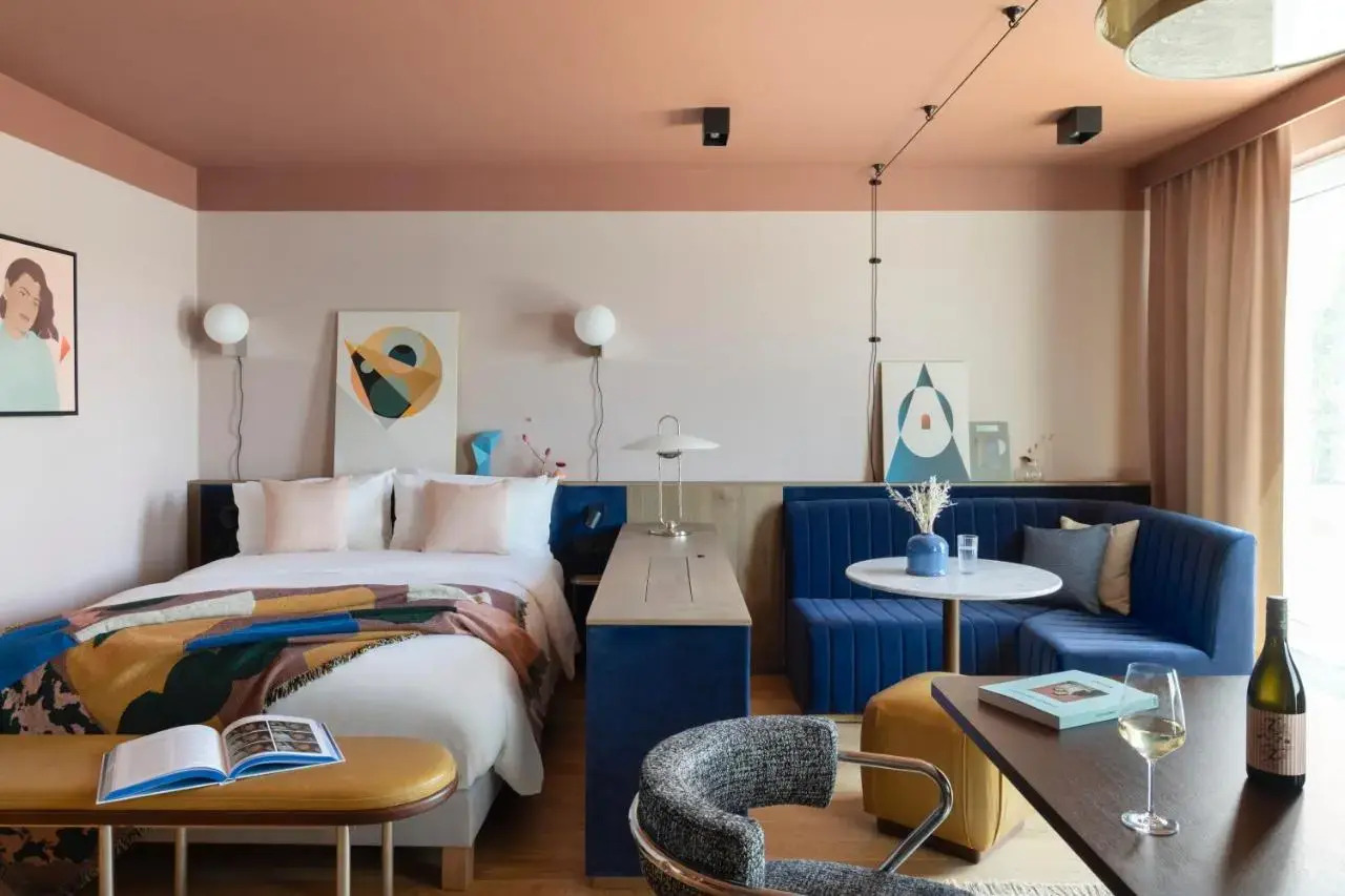 Photo - Schwan Locke