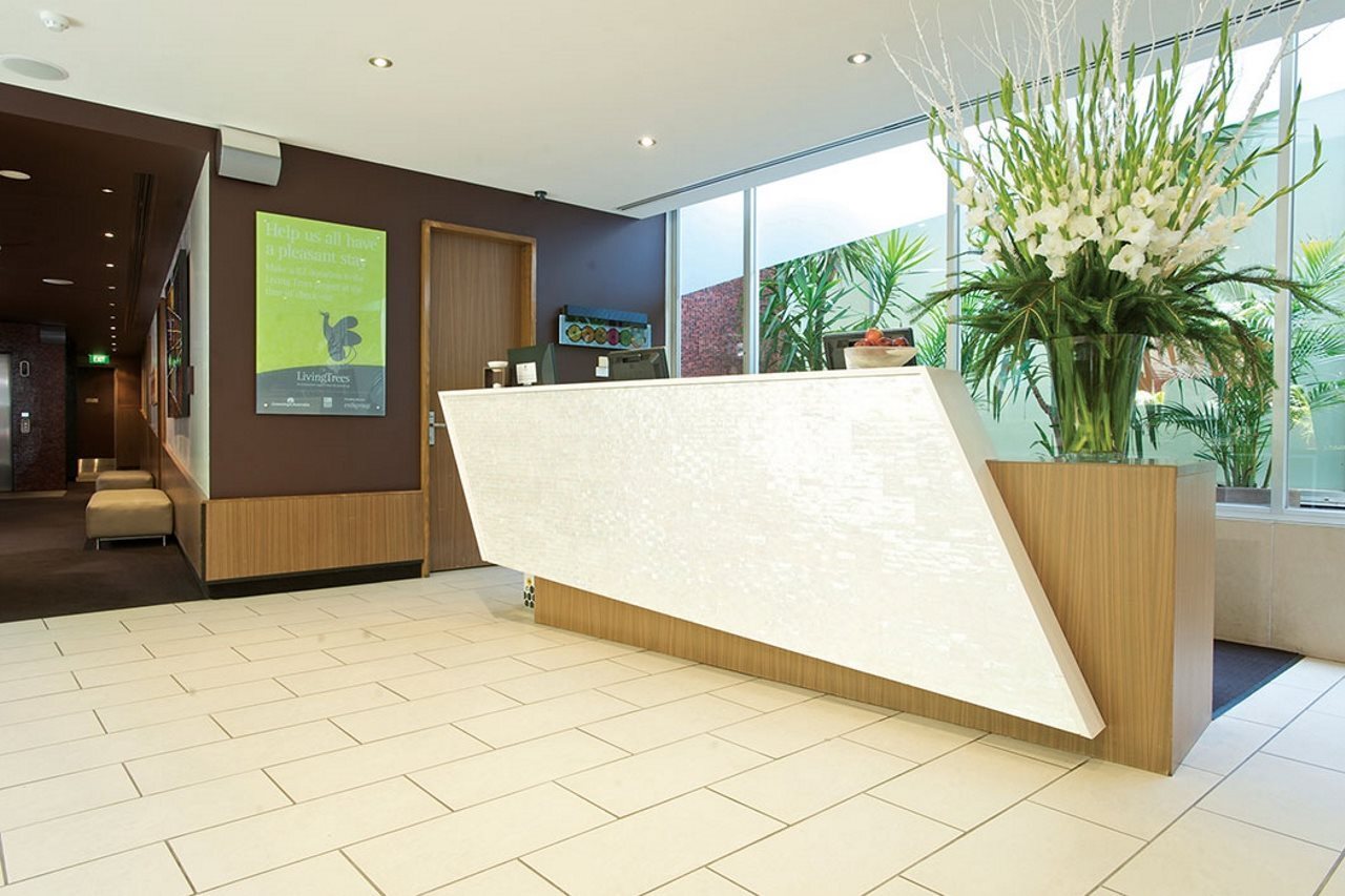 Photo - Saint Kilda Beach Hotel