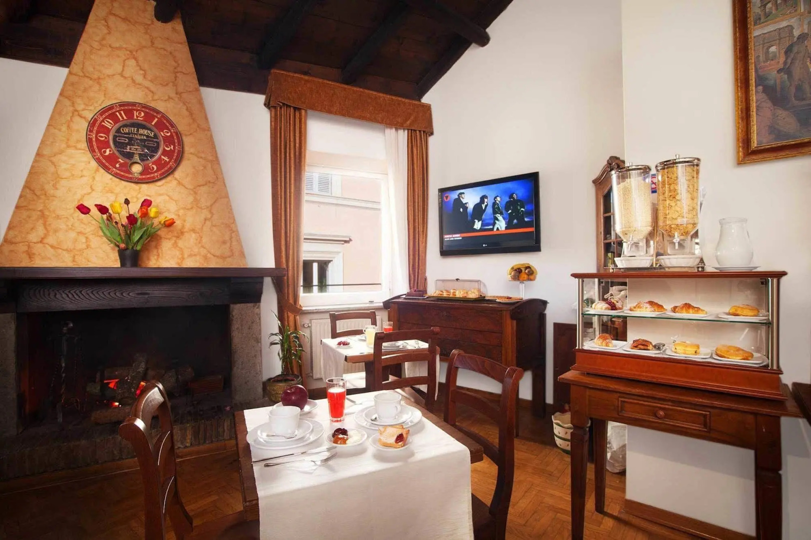 Photo - Pantheon Inn