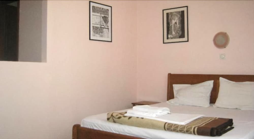 Bimbo Hotel