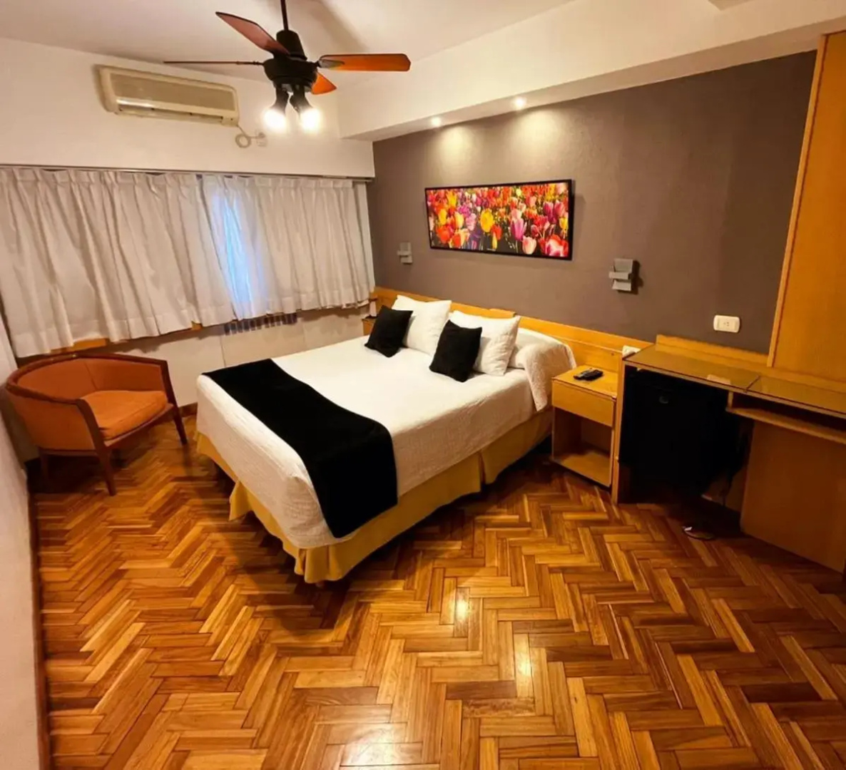Photo - Sarmiento Palace Hotel