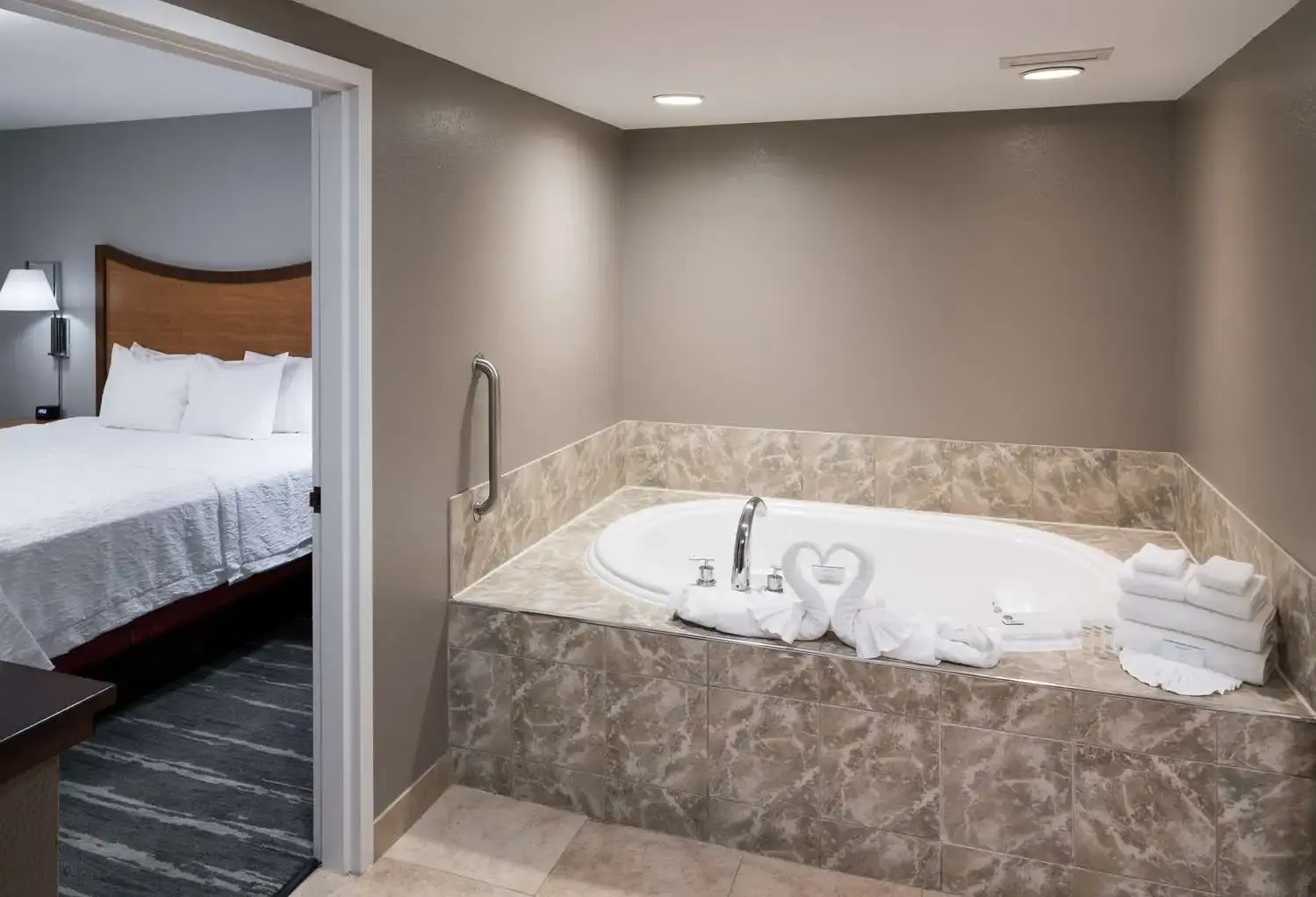 Photo - Hampton Inn & Suites Chicago-North Shore/Skokie