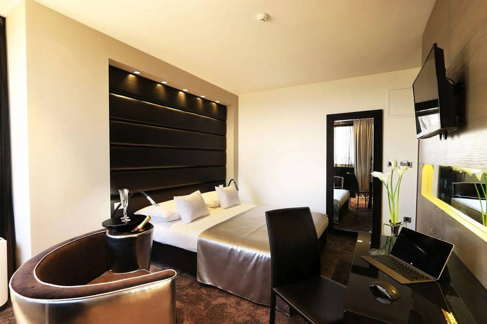 Photo - The View Luxury Rooms